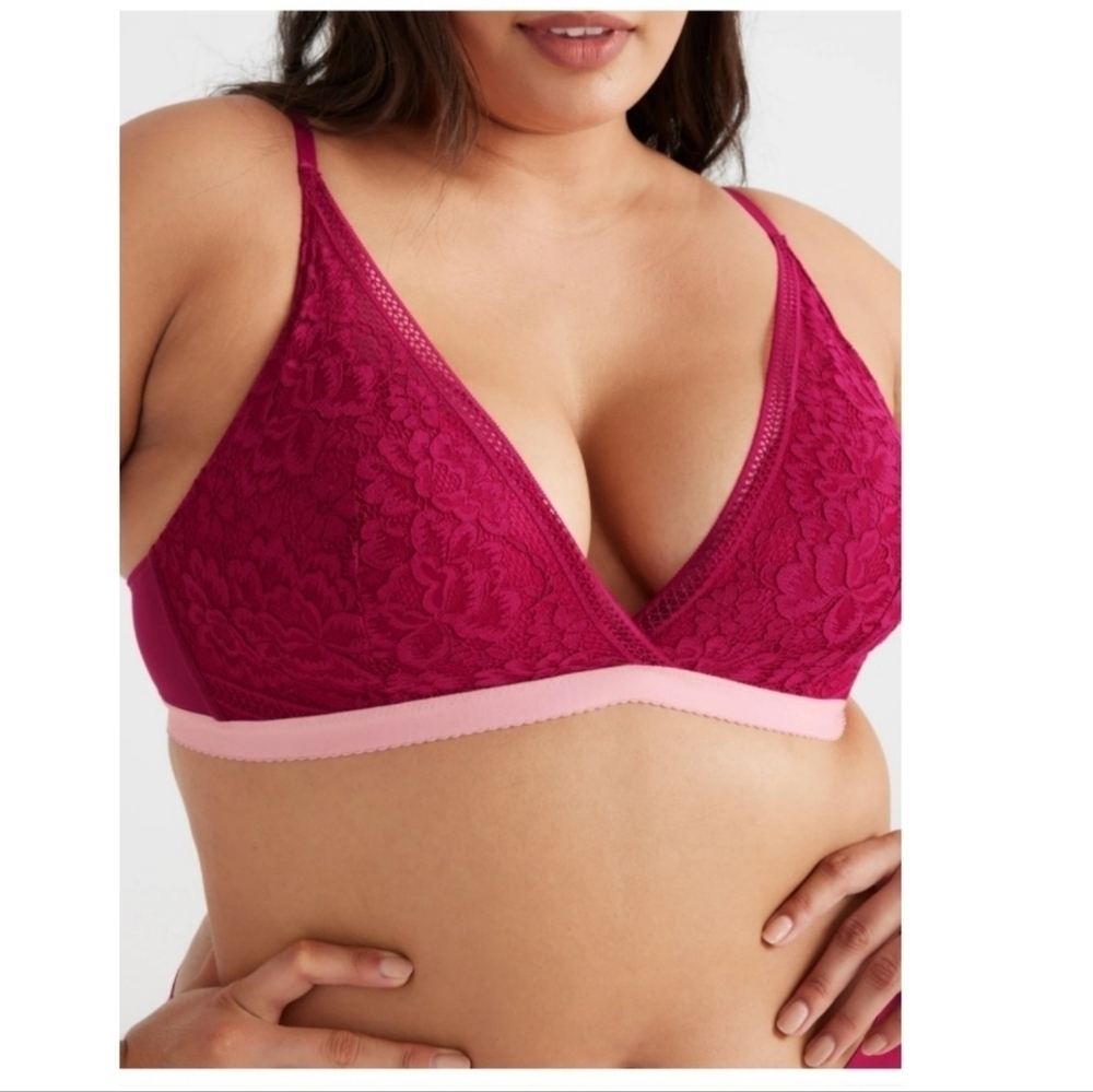 Knix Lace Deep-V Bralette Pomegranate